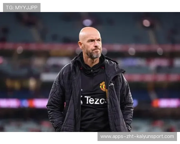 曼联发布会爆炸：滕哈赫怒怼记者引争议